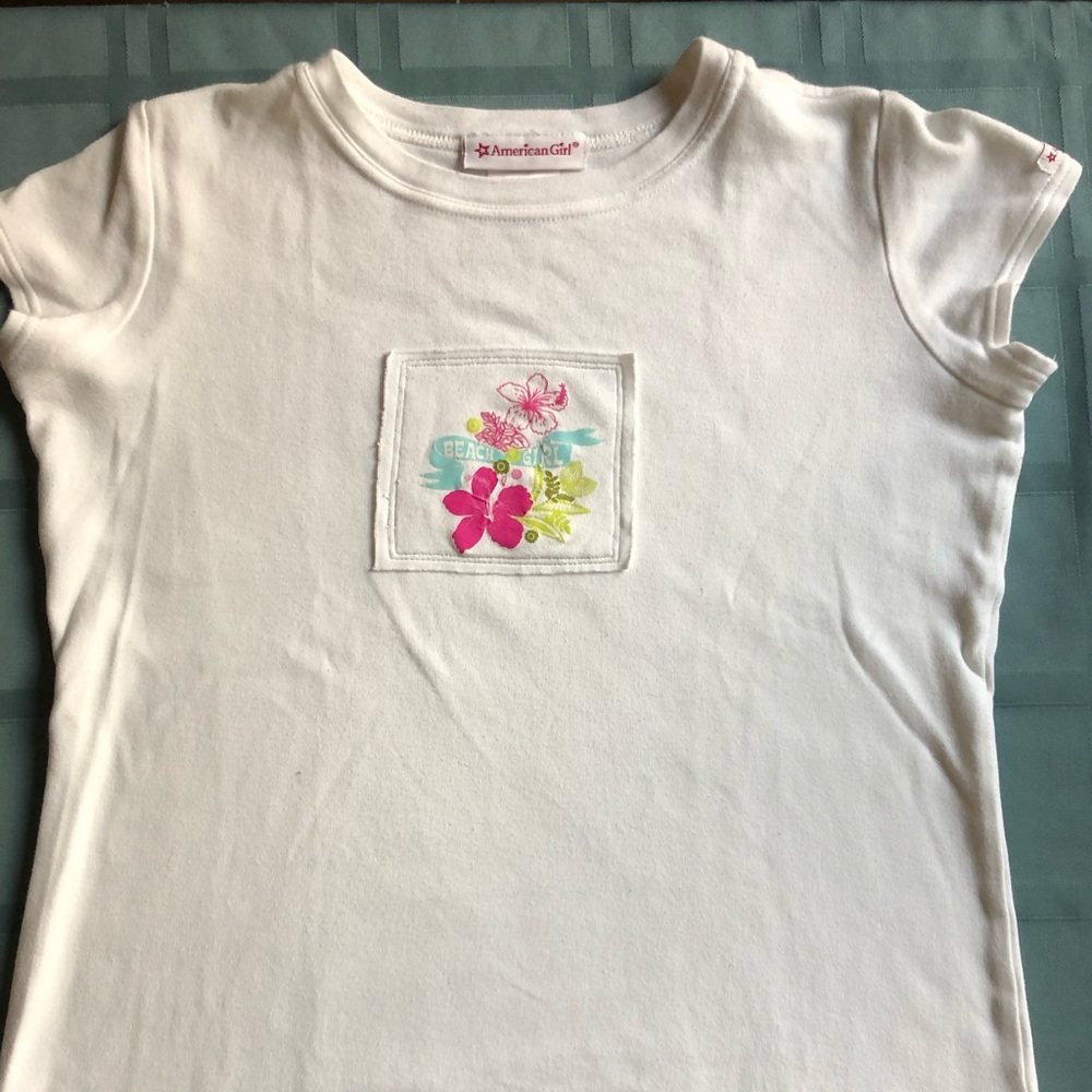 American Girl White T-shirt L